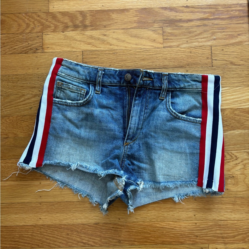Joe’s short shorts